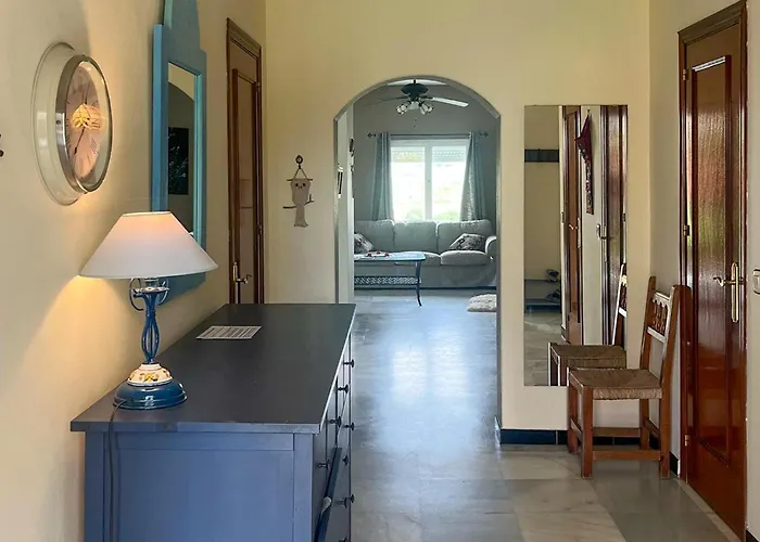 Stunning In Vakantiehuis Conil De La Frontera