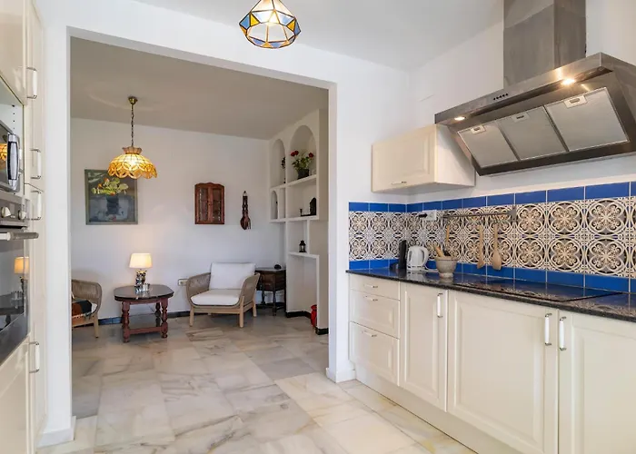 Stunning In Vakantiehuis Conil De La Frontera